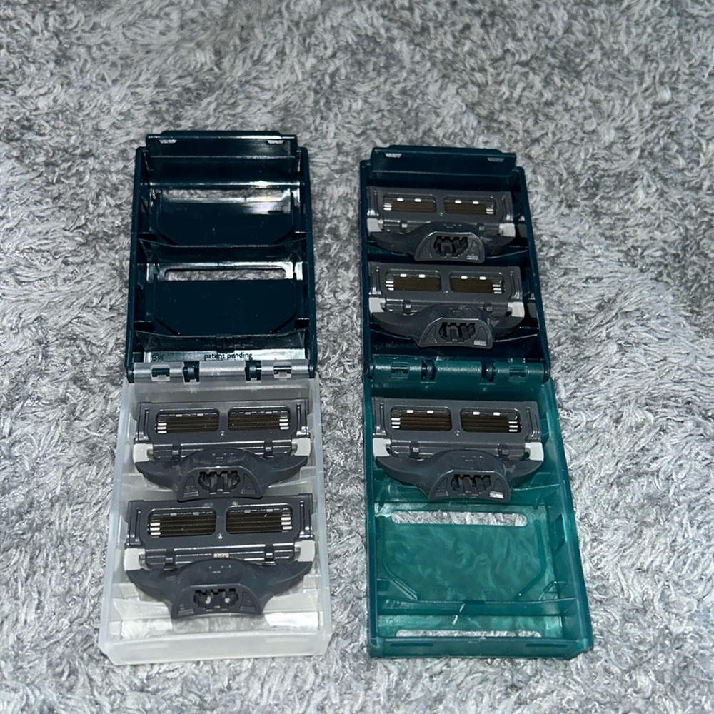 Harry’s Shaver Refills…5 refills with safety case..brand new